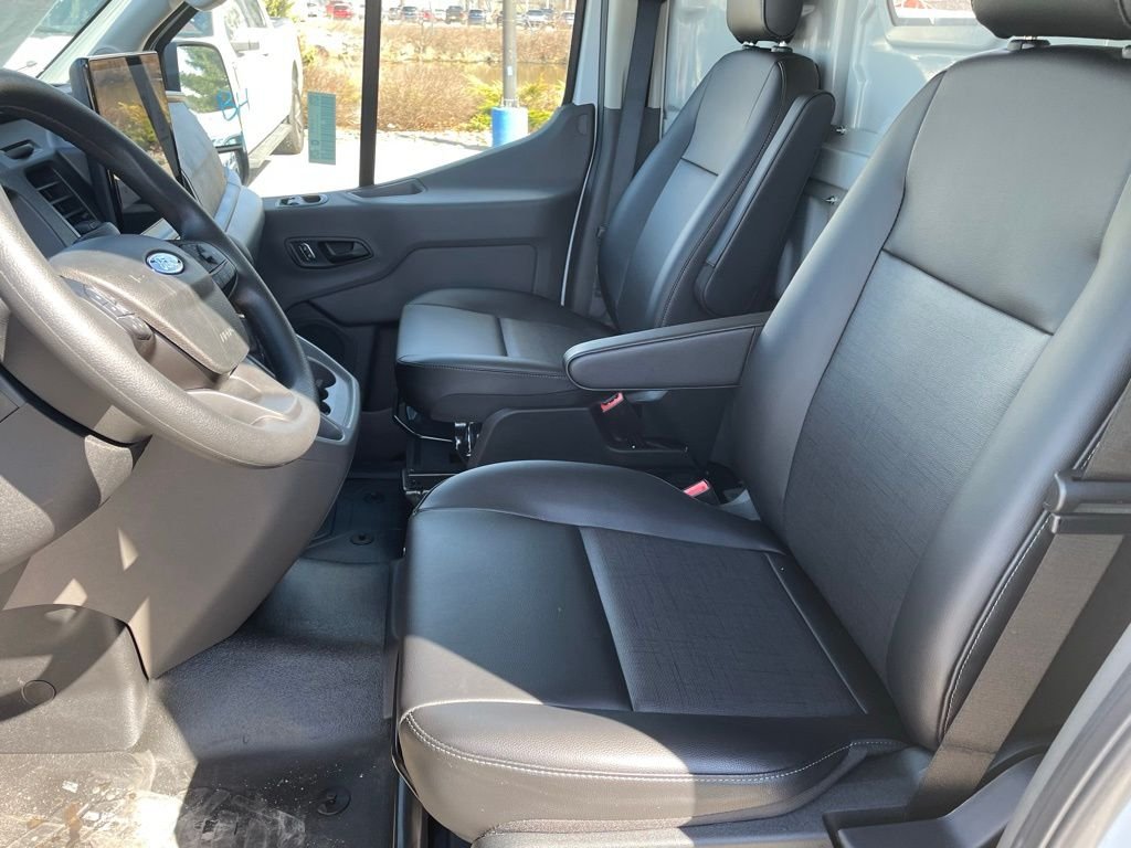 New 2026 Oxford White Ford Cargo Van image 8