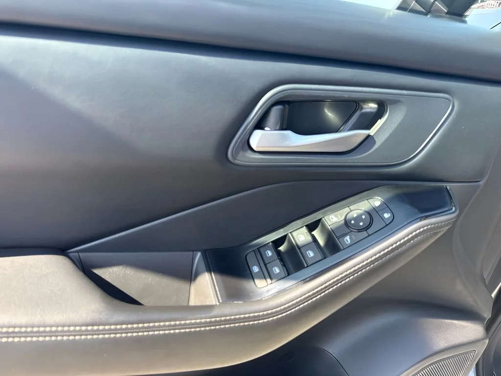 Used 2025 Gray Nissan SV image 21