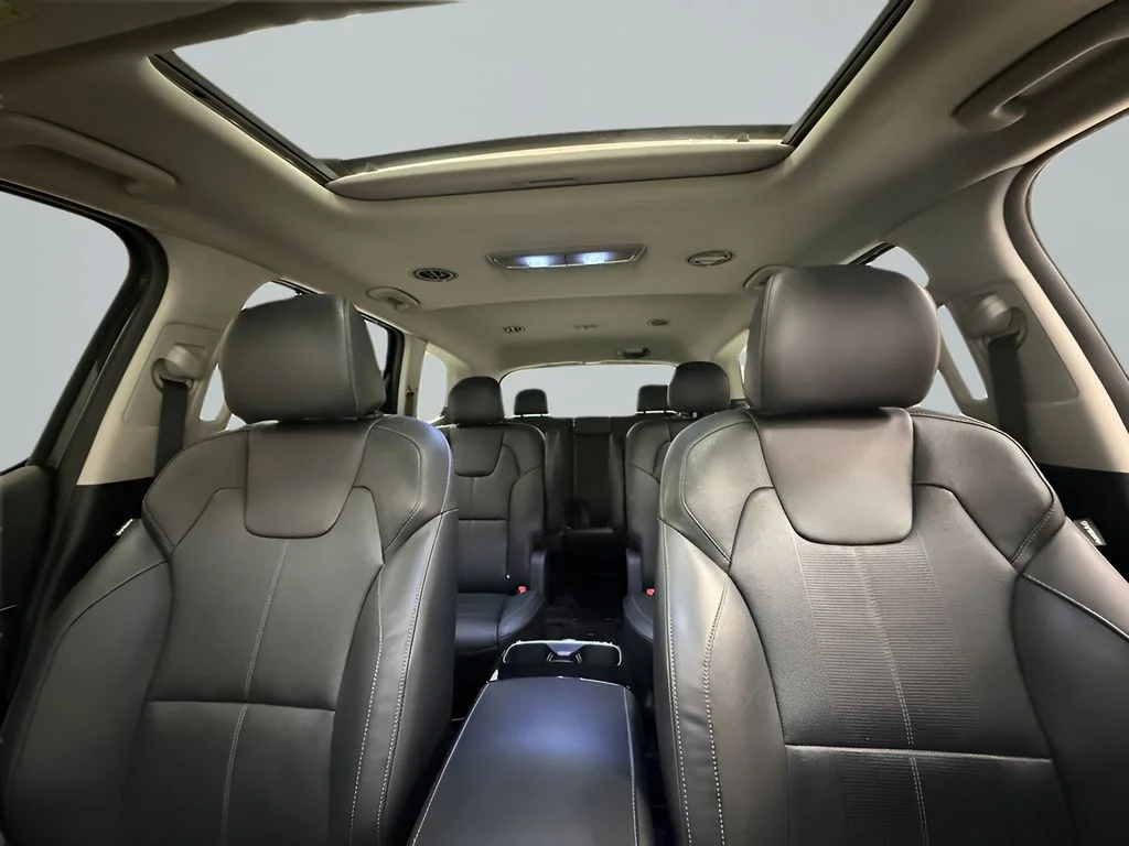 Used 2022 Black Kia EX image 15