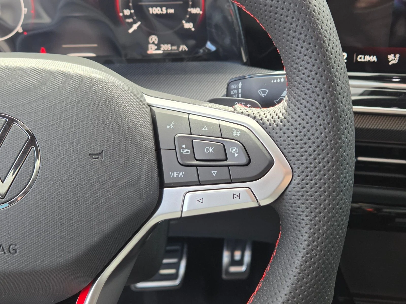 2025 Volkswagen Golf GTI SE - Photo 13
