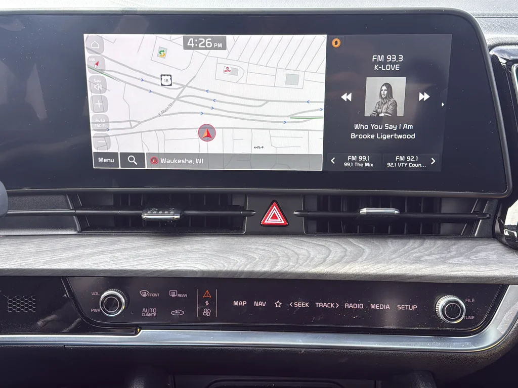 Used 2024 White Kia X-Line image 20