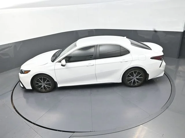 Used 2024 White Toyota SE image 25