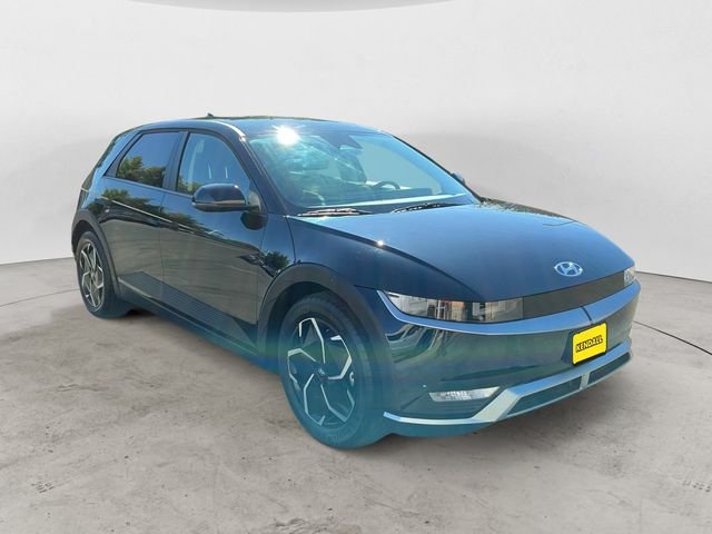 Certified Used 2024 Black Hyundai SE image 3