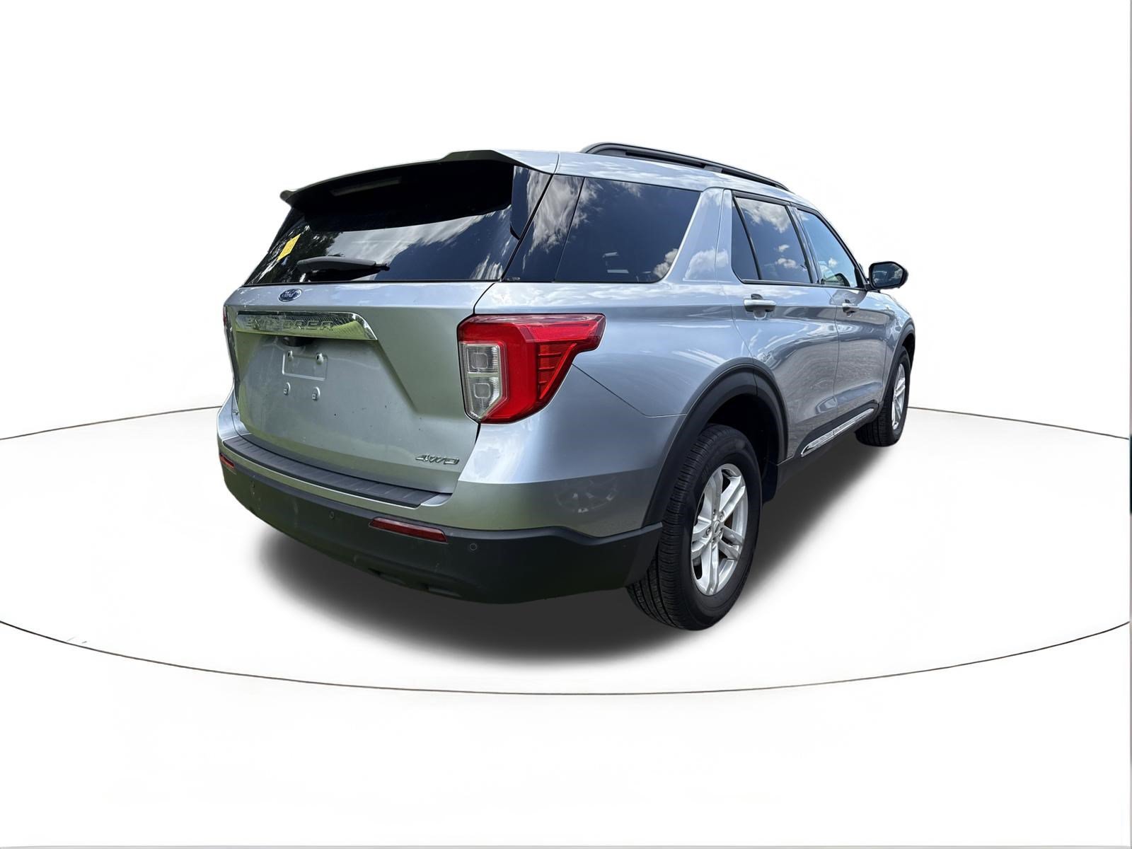 Used 2023 Silver Metallic Ford XLT image 2