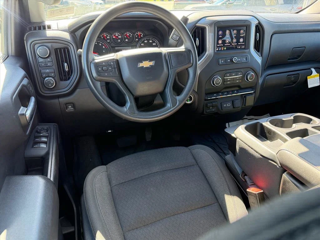 Used 2024 White Chevrolet Custom image 7
