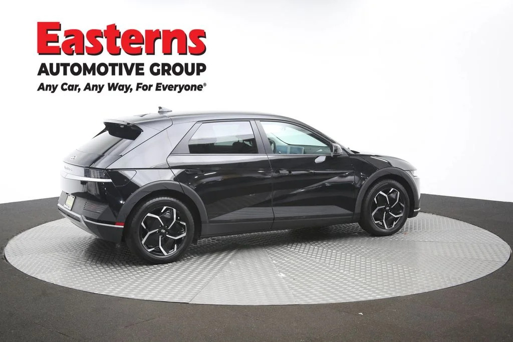 Used 2024 Black Hyundai SEL image 39