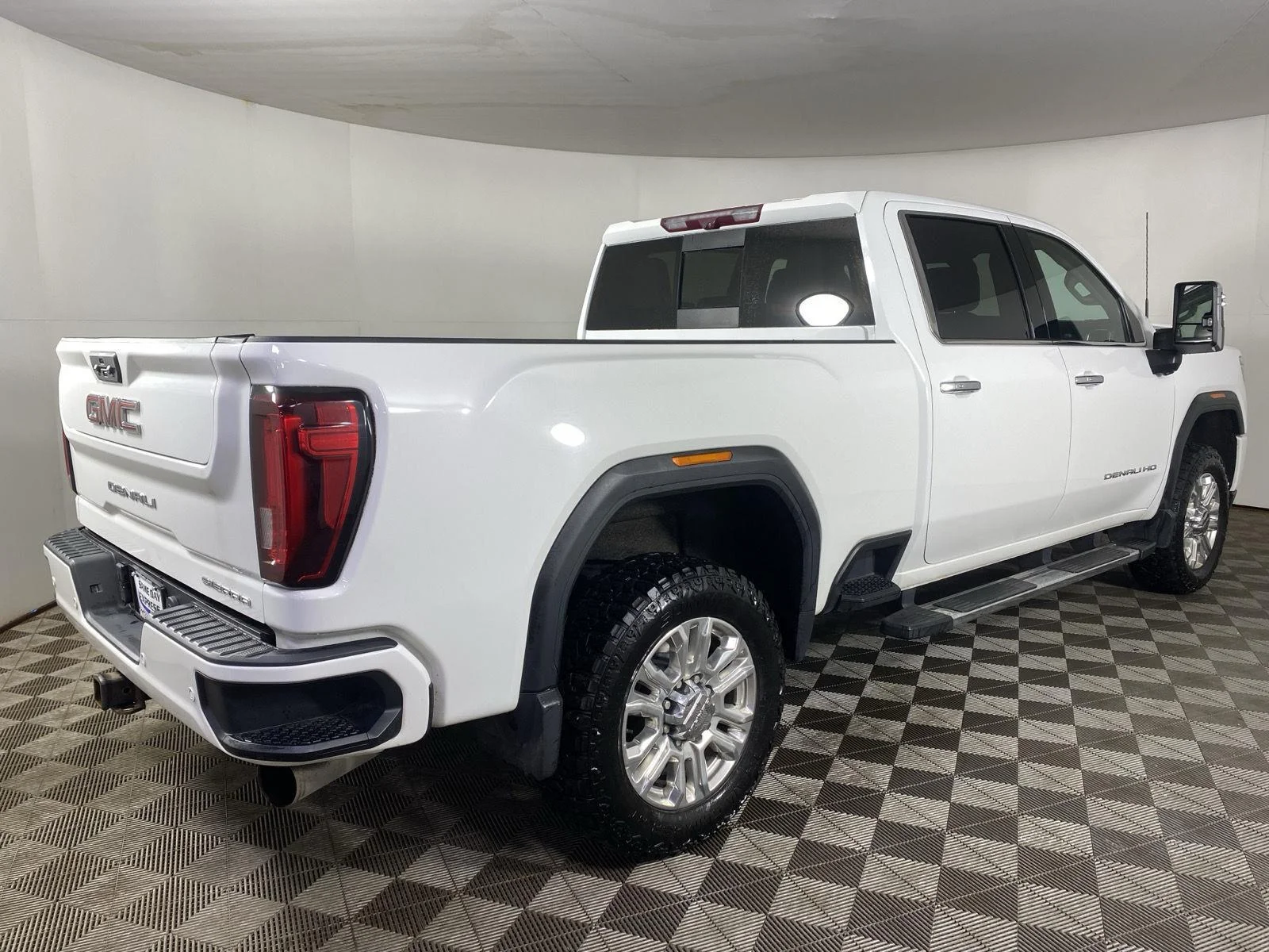 Used 2021 Summit White GMC Denali image 9
