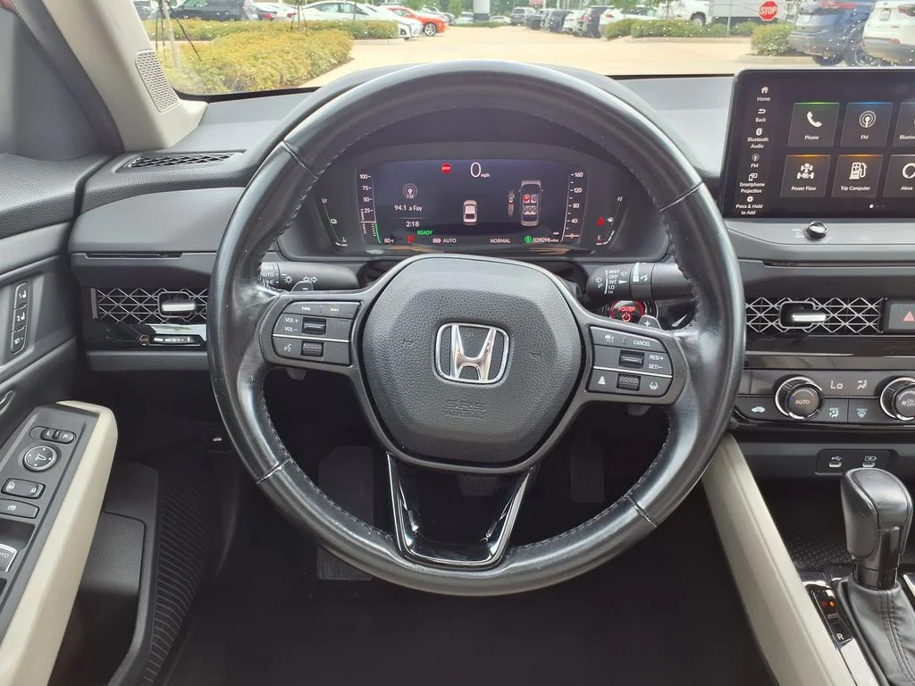 Used 2024 Red Honda EX-L image 19