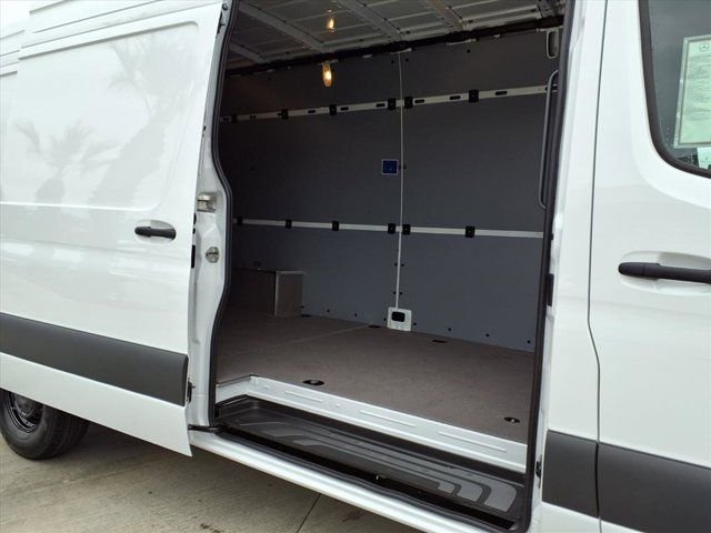 New 2026 Arctic White Mercedes-Benz Cargo 170 WB image 24