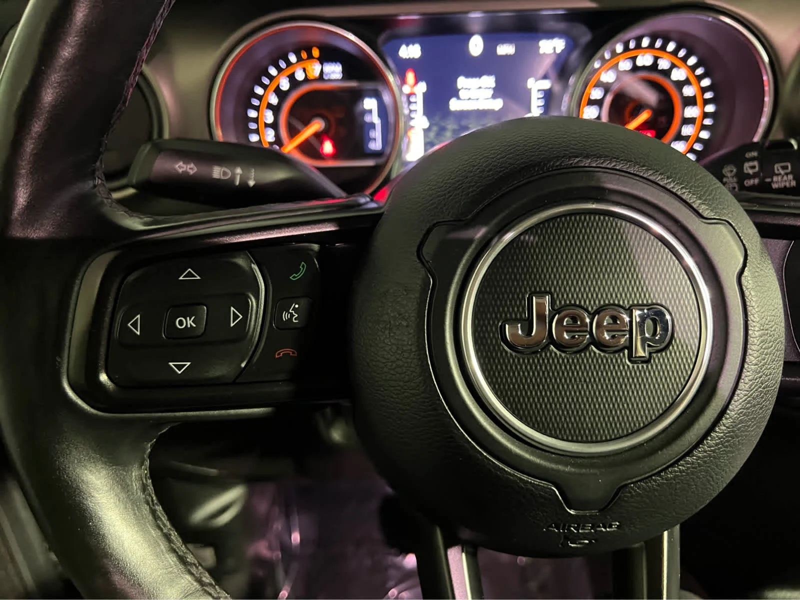 Used 2019 Granite Crystal Metallic Clearcoat Jeep Sport S image 17