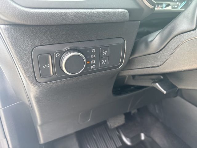 Used 2022 White Ford SE image 16