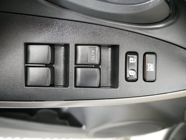 Used 2009 Super White Toyota w/ Extra Value Pkg image 24