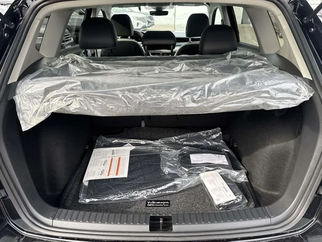 New 2026 Black Volkswagen 1.5T SE image 5