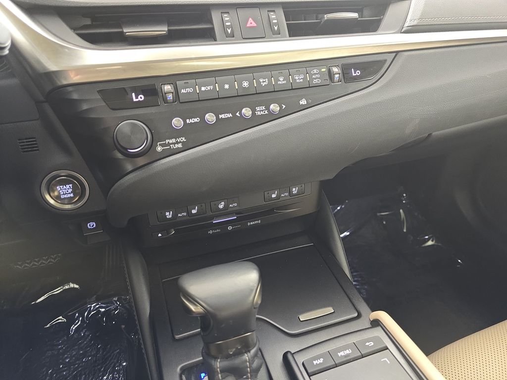Used 2020 White Pearl Lexus 350 image 26
