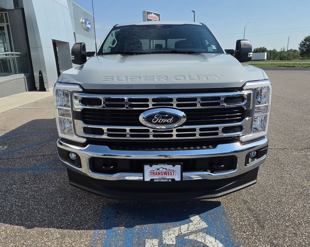 New 2026 Avalanche Ford F-350® XLT image 3
