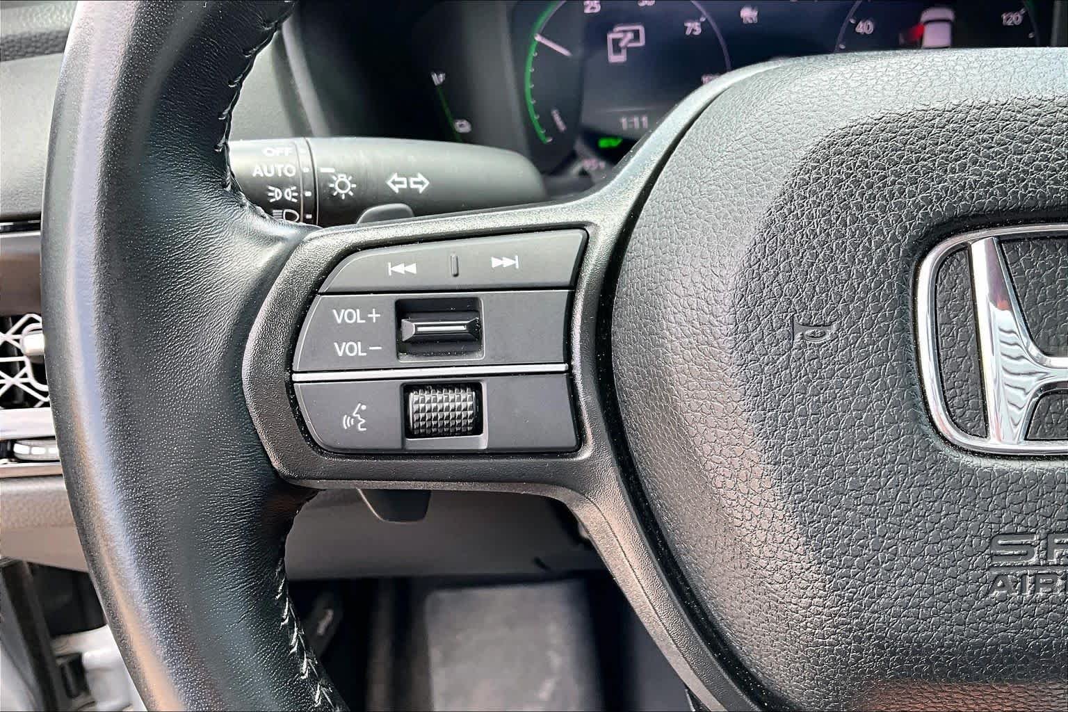 Used 2024 Urban Gray Pearl Honda EX-L image 24