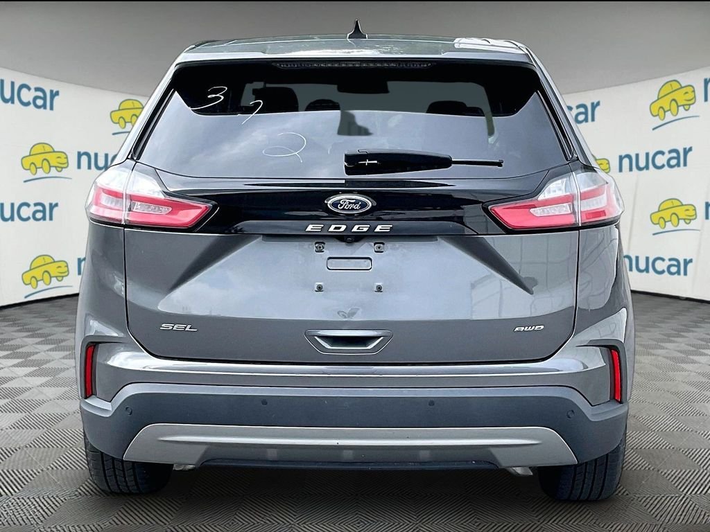 Used 2024 Gray Metallic Ford SEL image 5