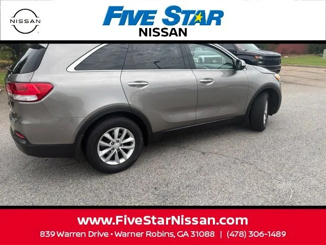 Used 2018 Silver Kia LX image 11