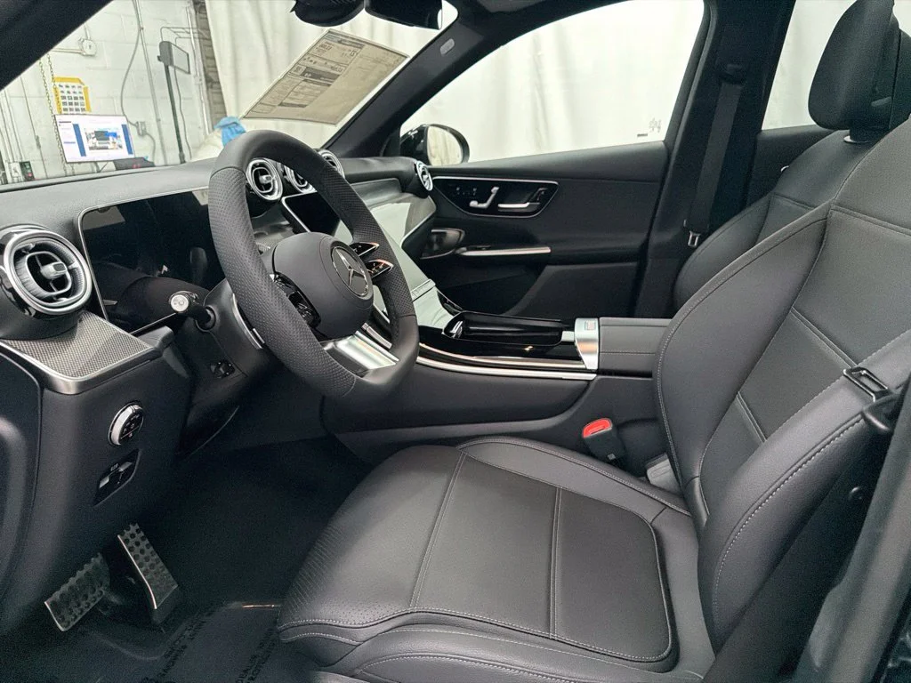 New 2027 Black Mercedes-Benz GLC 300 image 12
