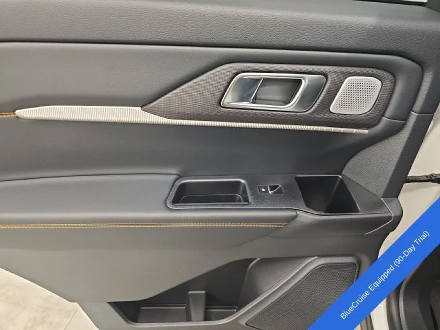 New 2026 Star White Metallic Tri-Coat Ford Tremor® image 26
