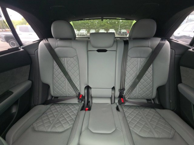 Used 2022 Gray Audi 4.0T Prestige image 29