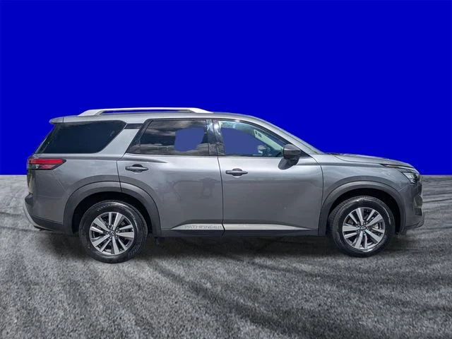 Certified Used 2025 Gun Metallic Nissan SL image 3