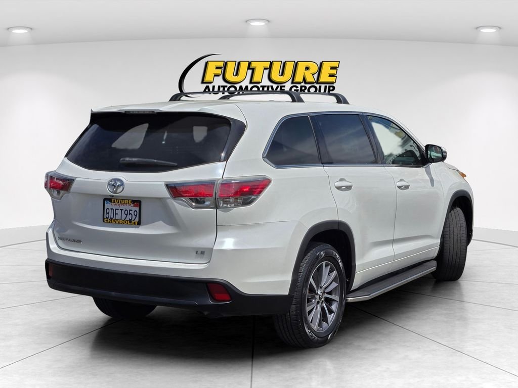Used 2015 White Toyota LE image 4