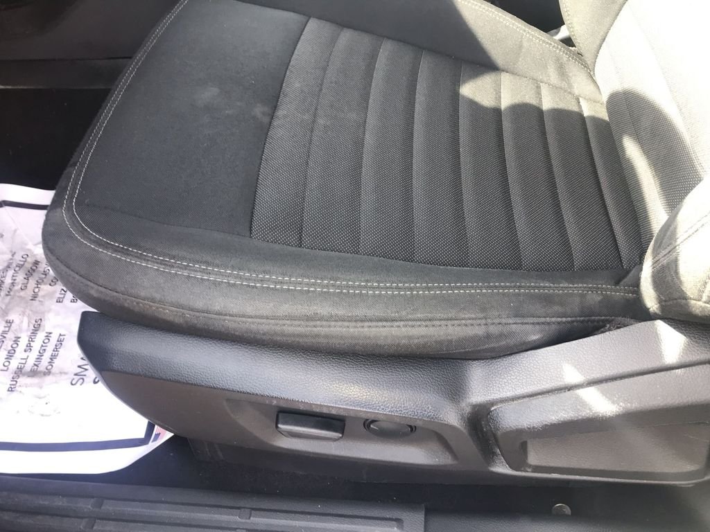 Used 2023 Silver Ford XLT image 12