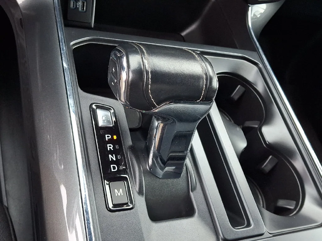 Used 2022 Agate Black Metallic Ford XLT image 22