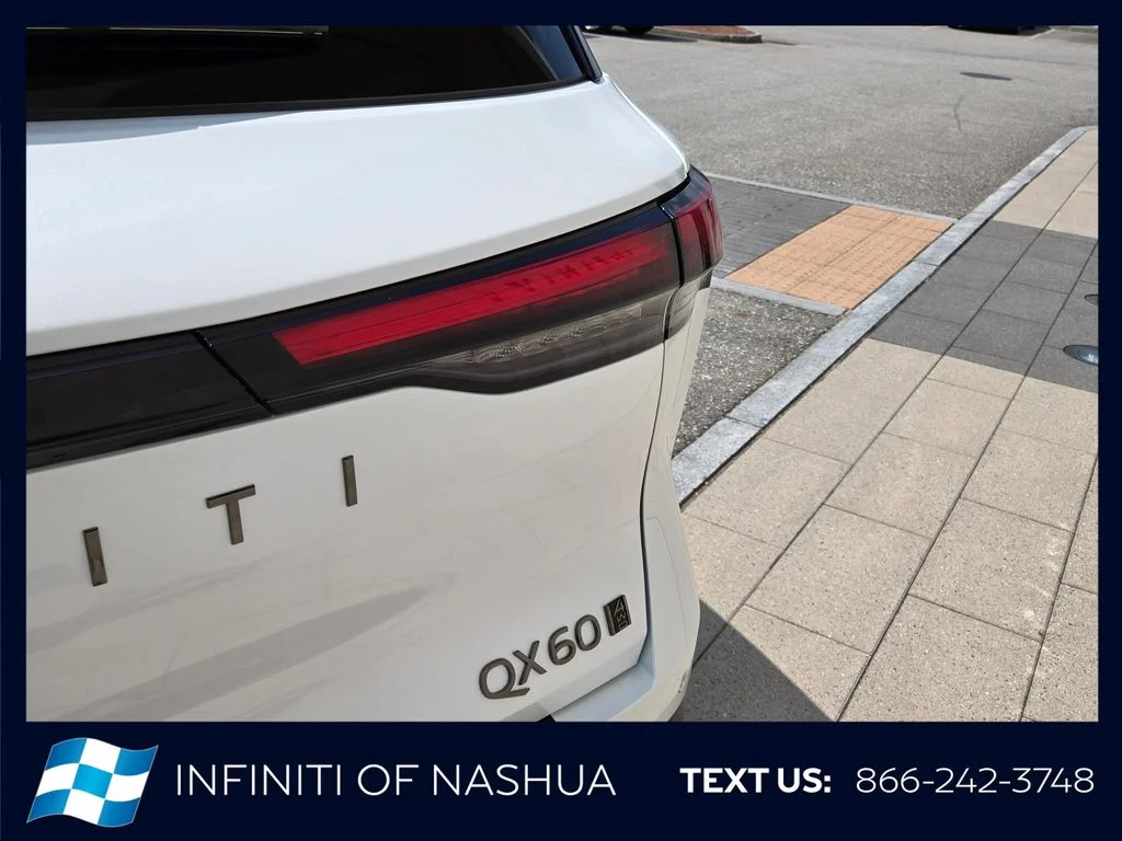 New 2027 2T RAD WHT INFINITI Autograph AWD image 13