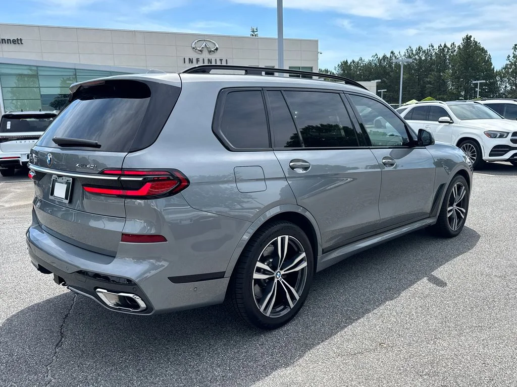 Used 2023 Gray BMW xDrive40i image 5