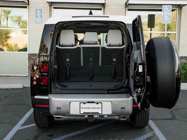 New 2025 Santorini Black Land Rover S image 23