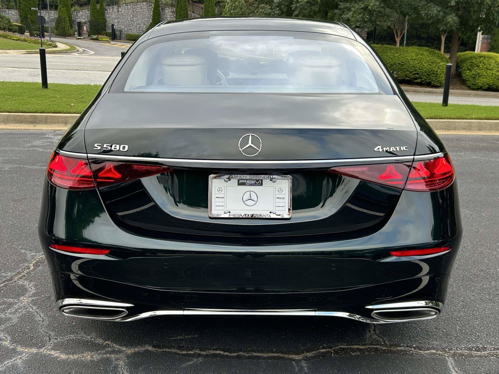 New 2027 Emerald Green Metallic Mercedes-Benz S 580 4MATIC® Sedan image 7