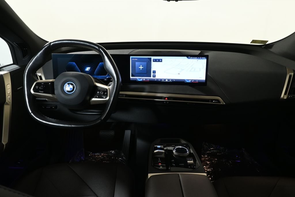 Certified Used 2024 Black Sapphire Metallic BMW xDrive50 image 4