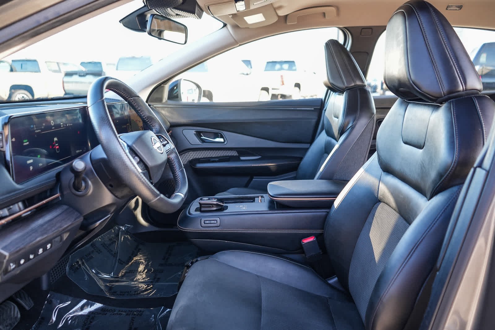 Used 2024 Gun Metallic Nissan ENGAGE image 17