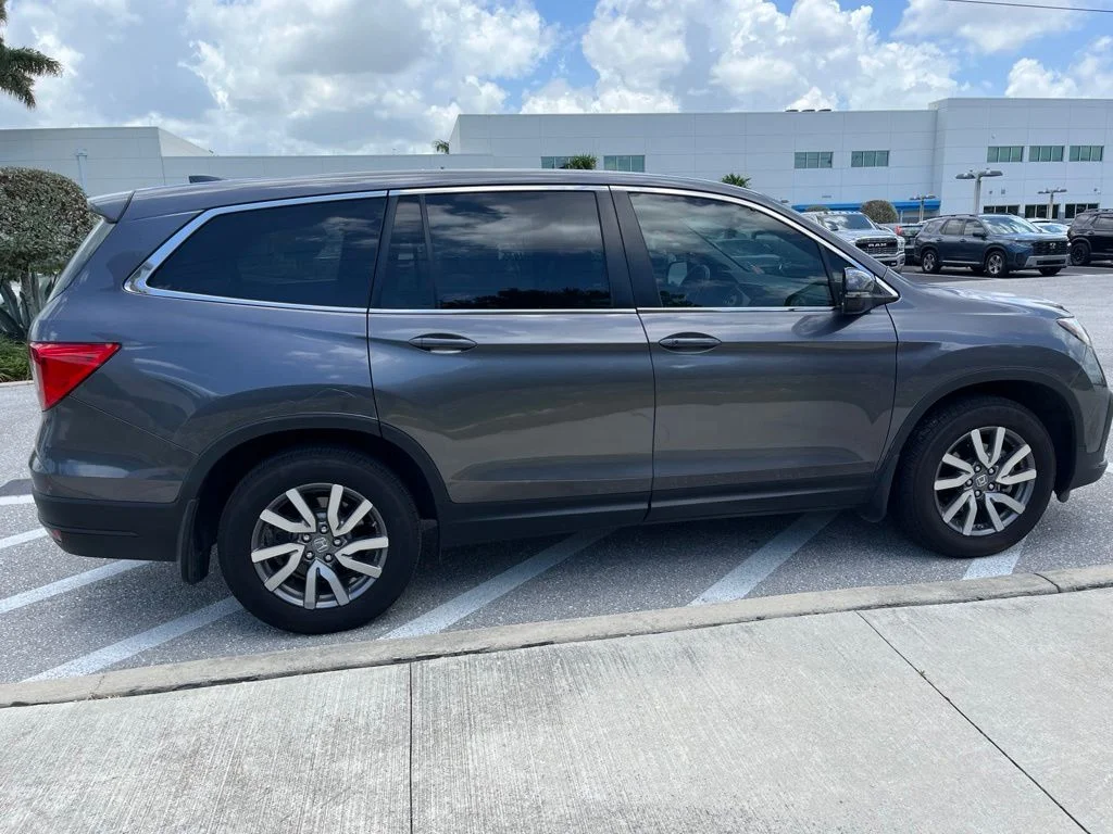 Used 2022 Modern Steel Metallic Honda EX-L image 3