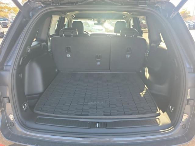 New 2026 Baltic Gray Metallic Clearcoat Jeep Laredo image 4