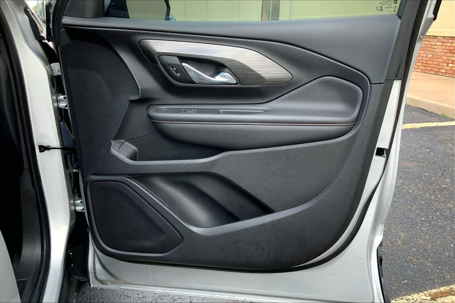 Used 2018 Quicksilver Metallic GMC SLT image 22