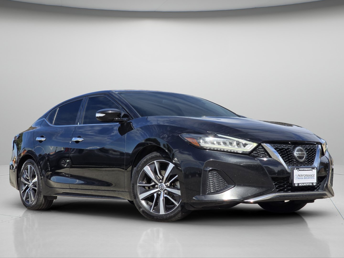 Used 2019 Nissan Maxima SV with VIN 1N4AA6AVXKC377361 for sale in Bountiful, UT