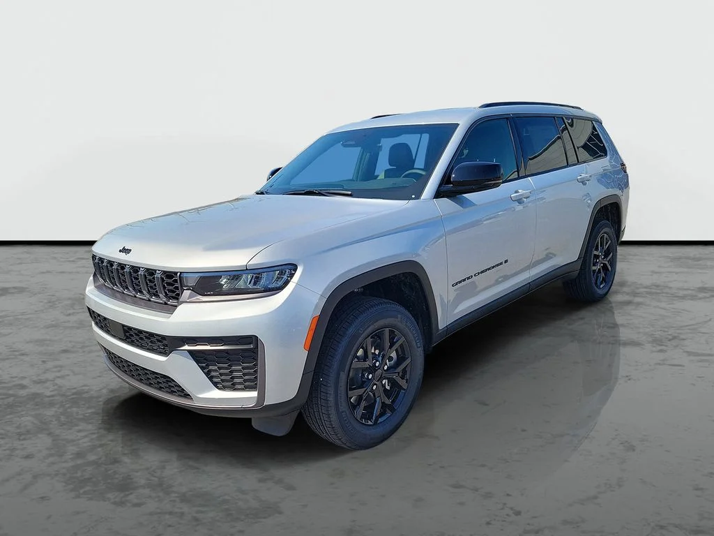 New 2026 Silver Zynith Jeep Altitude image 5