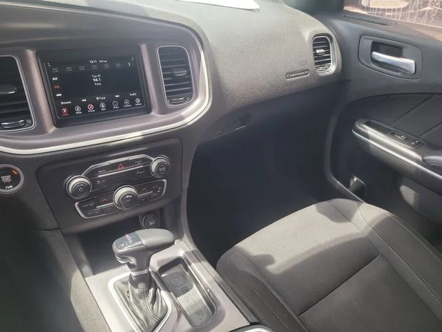 Used 2022 Black Dodge SXT image 21