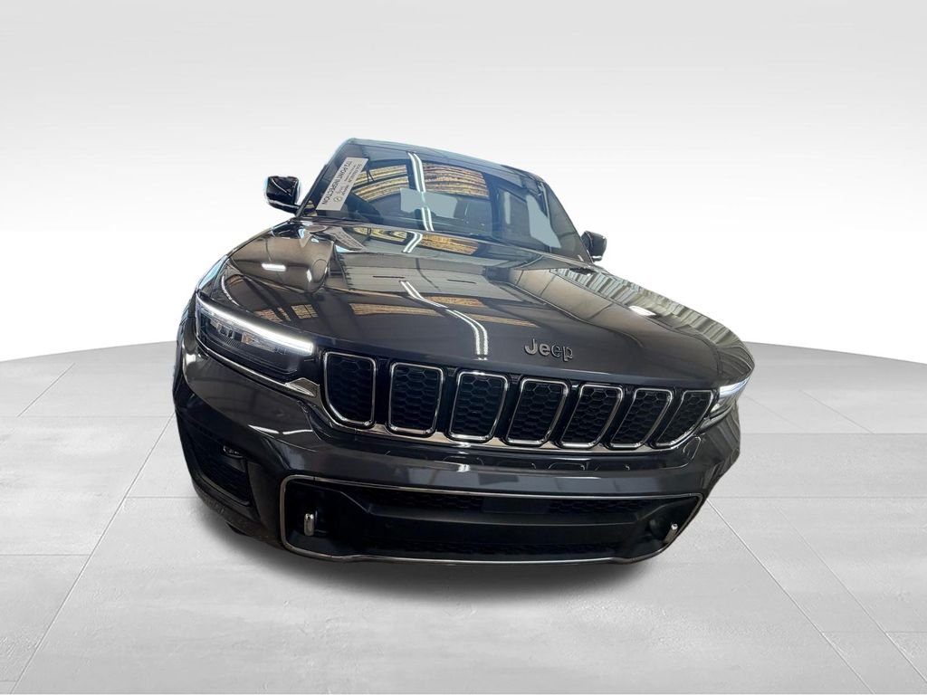 Certified Used 2022 Gray Jeep Overland image 10
