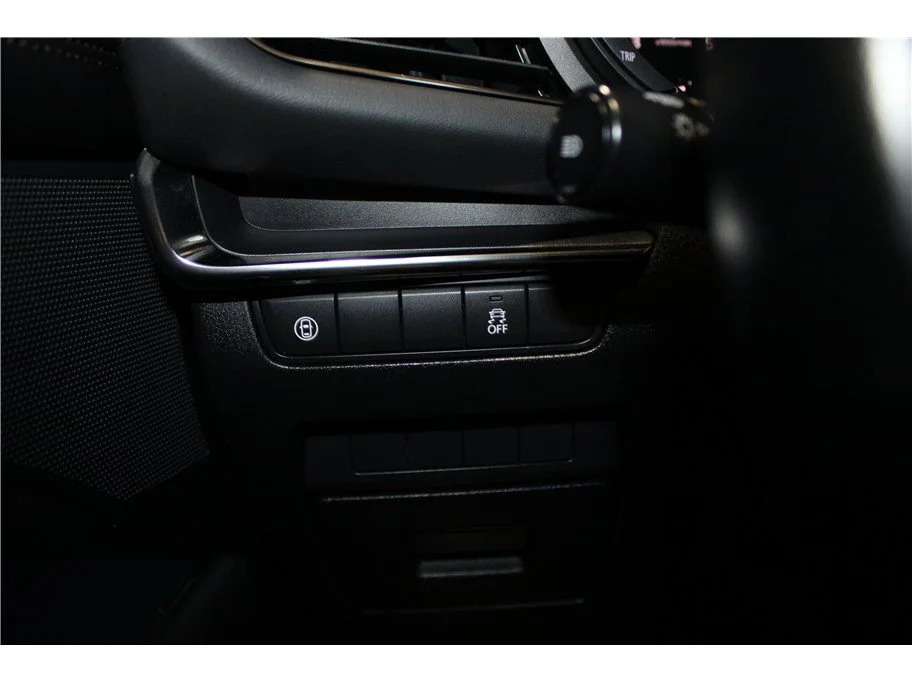 Used 2019 Deep Crystal Blue Mica Mazda Hatchback 4D image 29