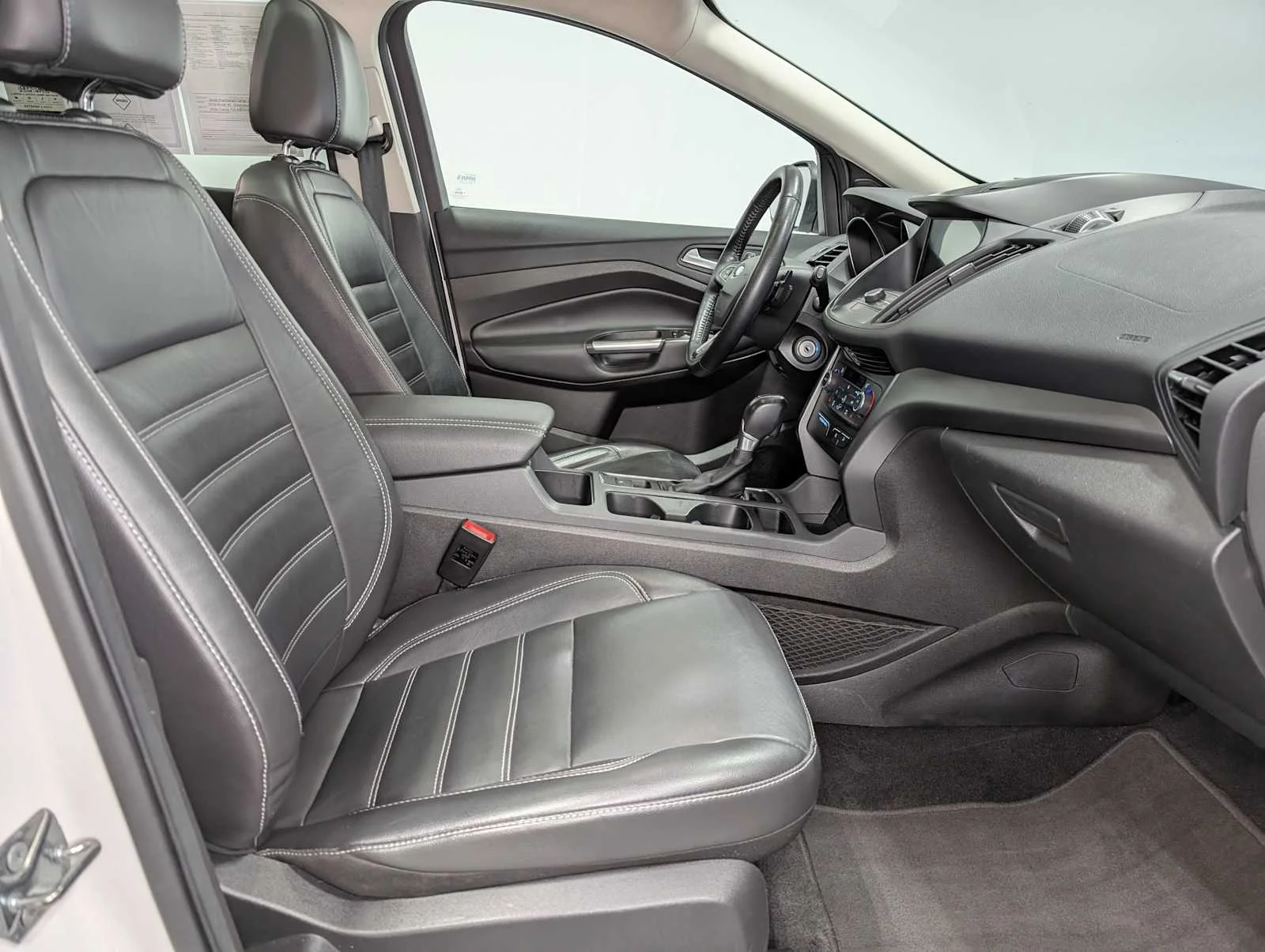 Used 2017 White Platinum Metallic Tri-Coat Ford SE image 41