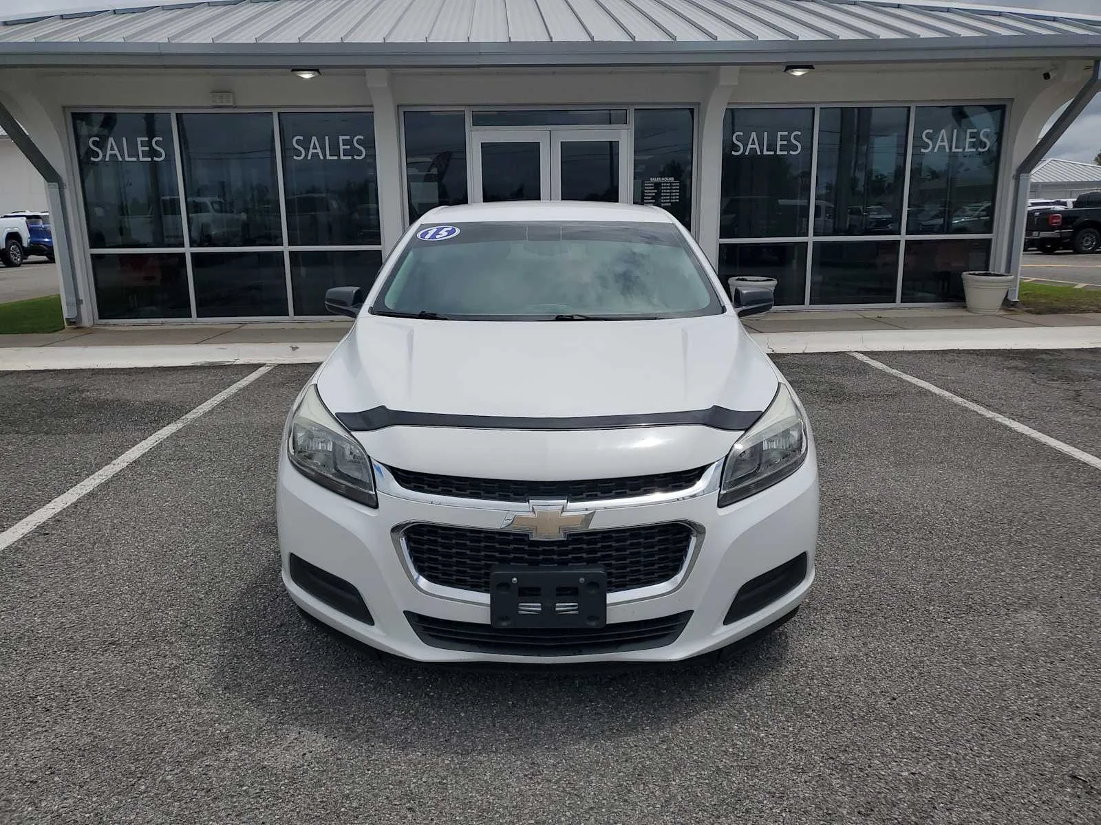 Used 2015 SUMMIT WHITE Chevrolet LS image 8