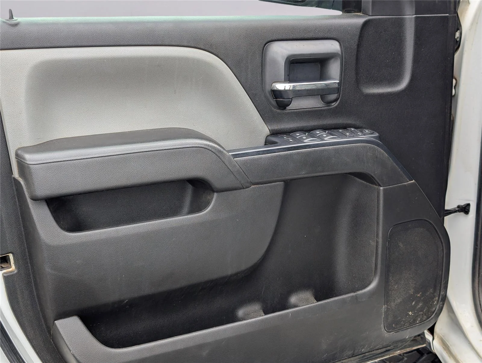 Used 2019 SUMMIT WHITE Chevrolet Work Truck image 15