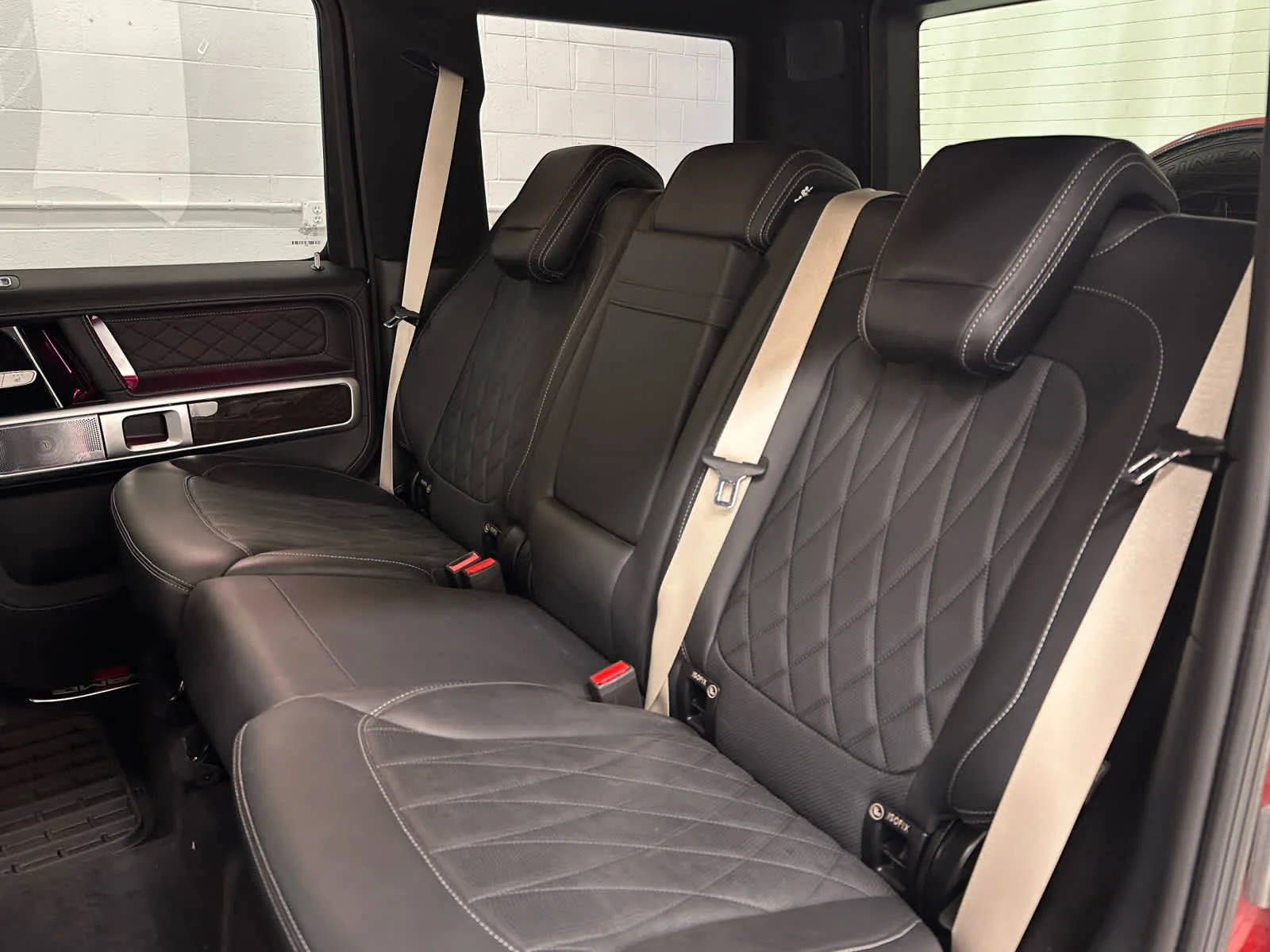 Used 2022 MANUFAKTUR Cardinal Red Metallic Mercedes-Benz AMG® G 63 image 15