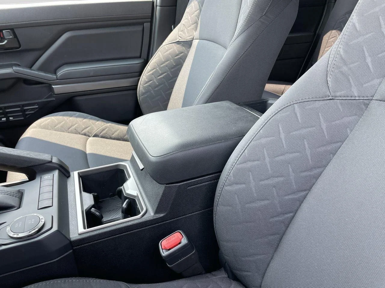 2025 Toyota Tacoma SR5 - Photo 20