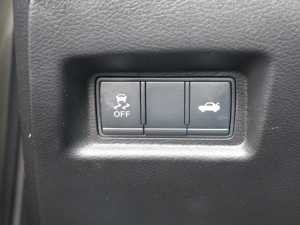 Certified Used 2023 White INFINITI SENSORY image 33