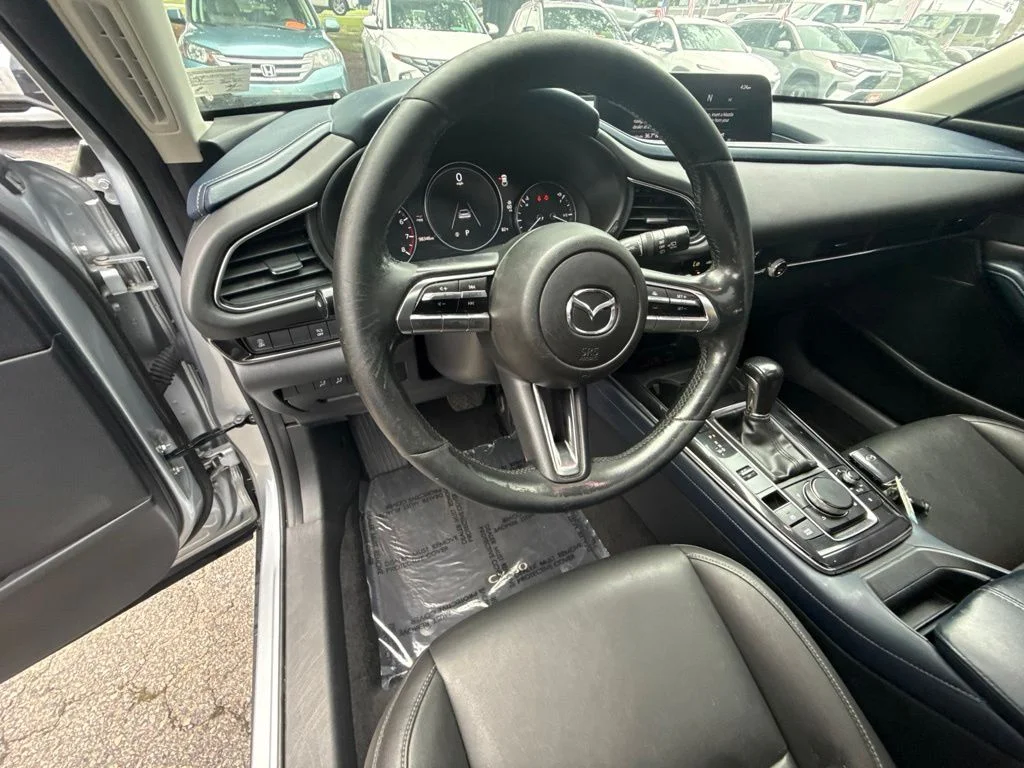 Used 2021 Silver Mazda Preferred image 16